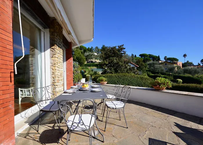 شقة Bellavista Eight - Elegante Vista Mare Con Giardino E Posto Auto Privato - 4 Posti Letto