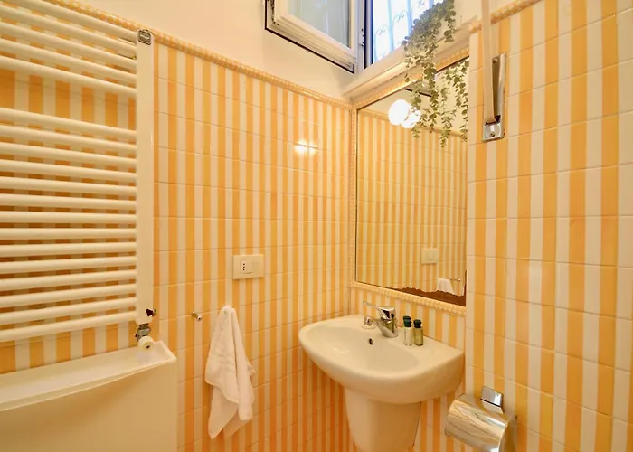 아파트 Bellavista Eight - Elegante Vista Mare Con Giardino E Posto Auto Privato - 4 Posti Letto